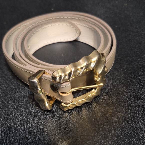 Accessories - Vintage Beige Leather Belt with Gold Sculpted Buckle